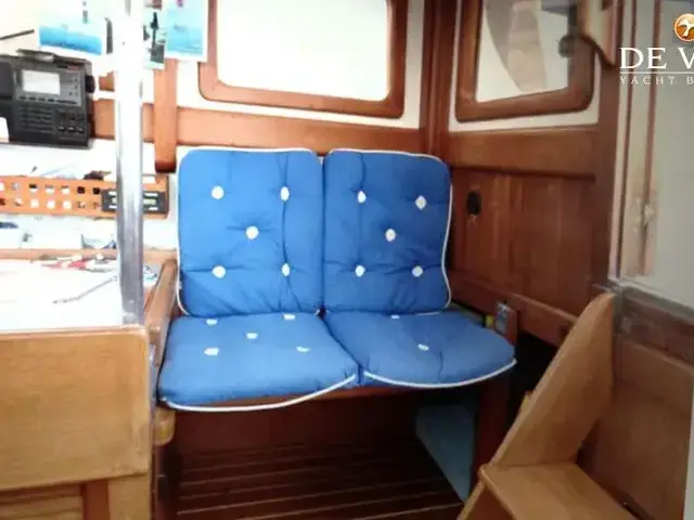 Tayana 37 Pilothouse