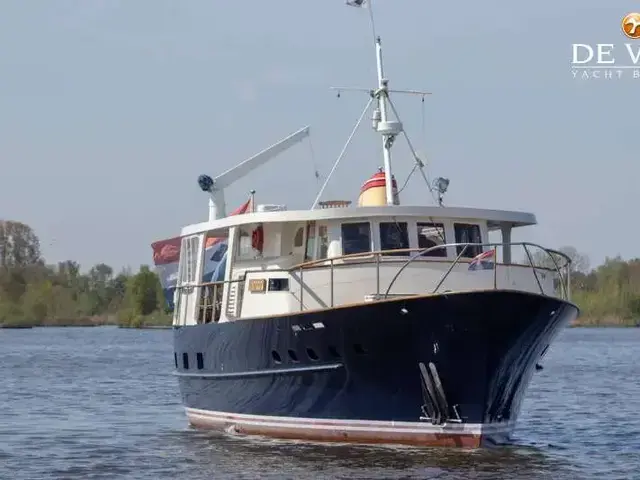 Feadship Canoe Stern