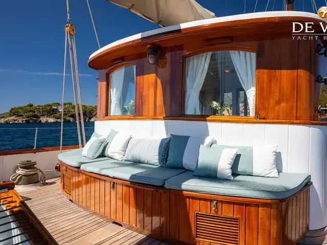 Feadship Ketch