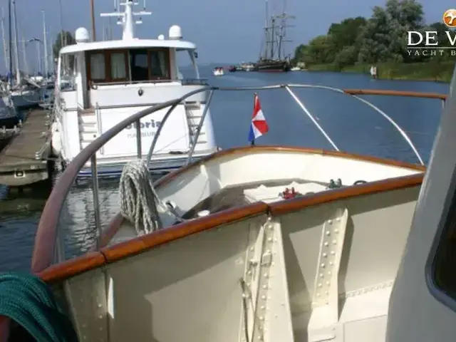 Feadship Canoe Stern