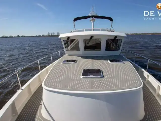 Privateer TRAWLER 50