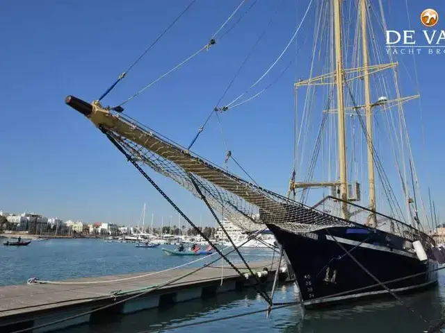 Schooner Baltimore Fishing