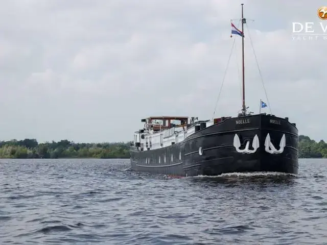 Houseboat Waterloft Luxemotor