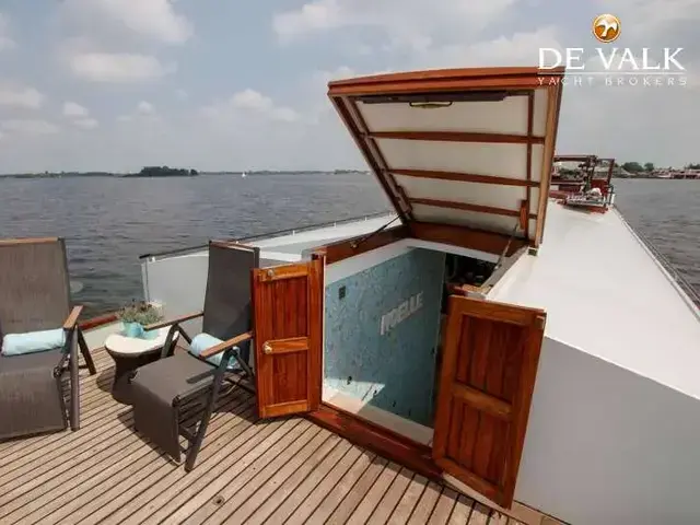 Houseboat Waterloft Luxemotor