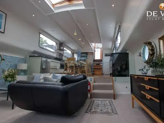 Houseboat Waterloft Luxemotor