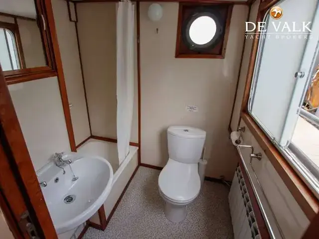 Houseboat Waterloft Luxemotor