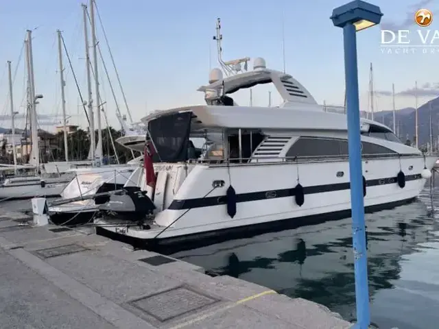 Elegance Yachts 76