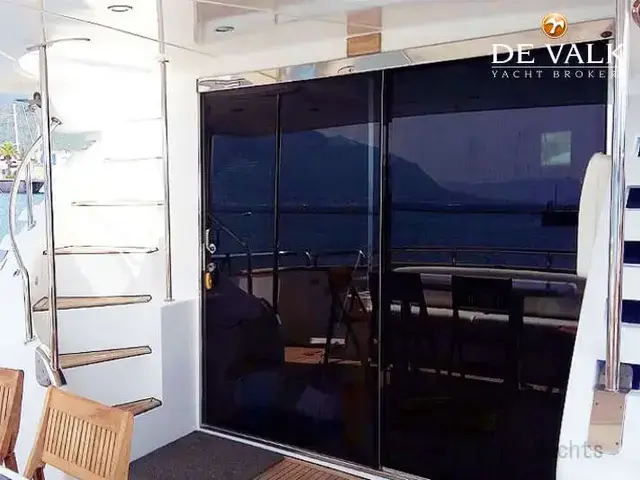 Elegance Yachts 76