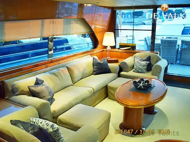 Elegance Yachts 76