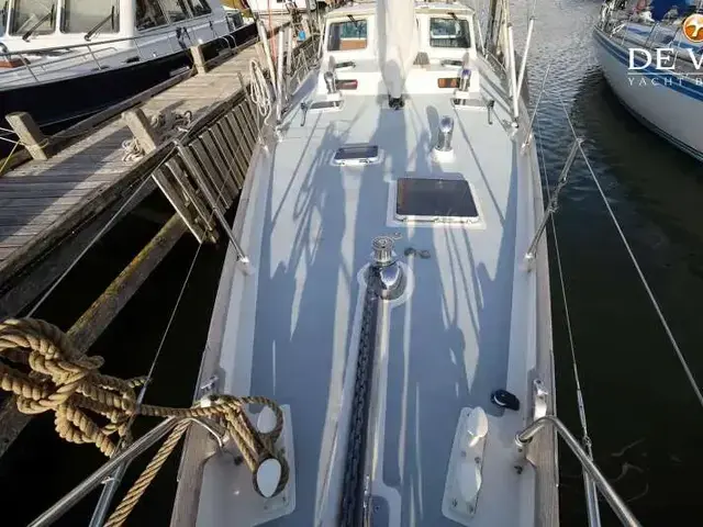 Robert Clark 64 Pilothouse