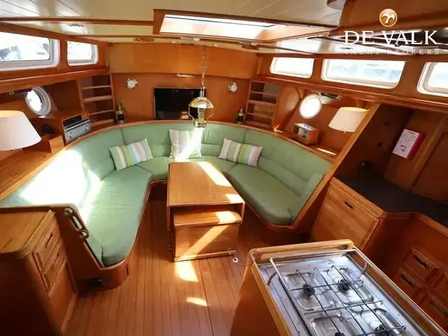 Robert Clark 64 Pilothouse