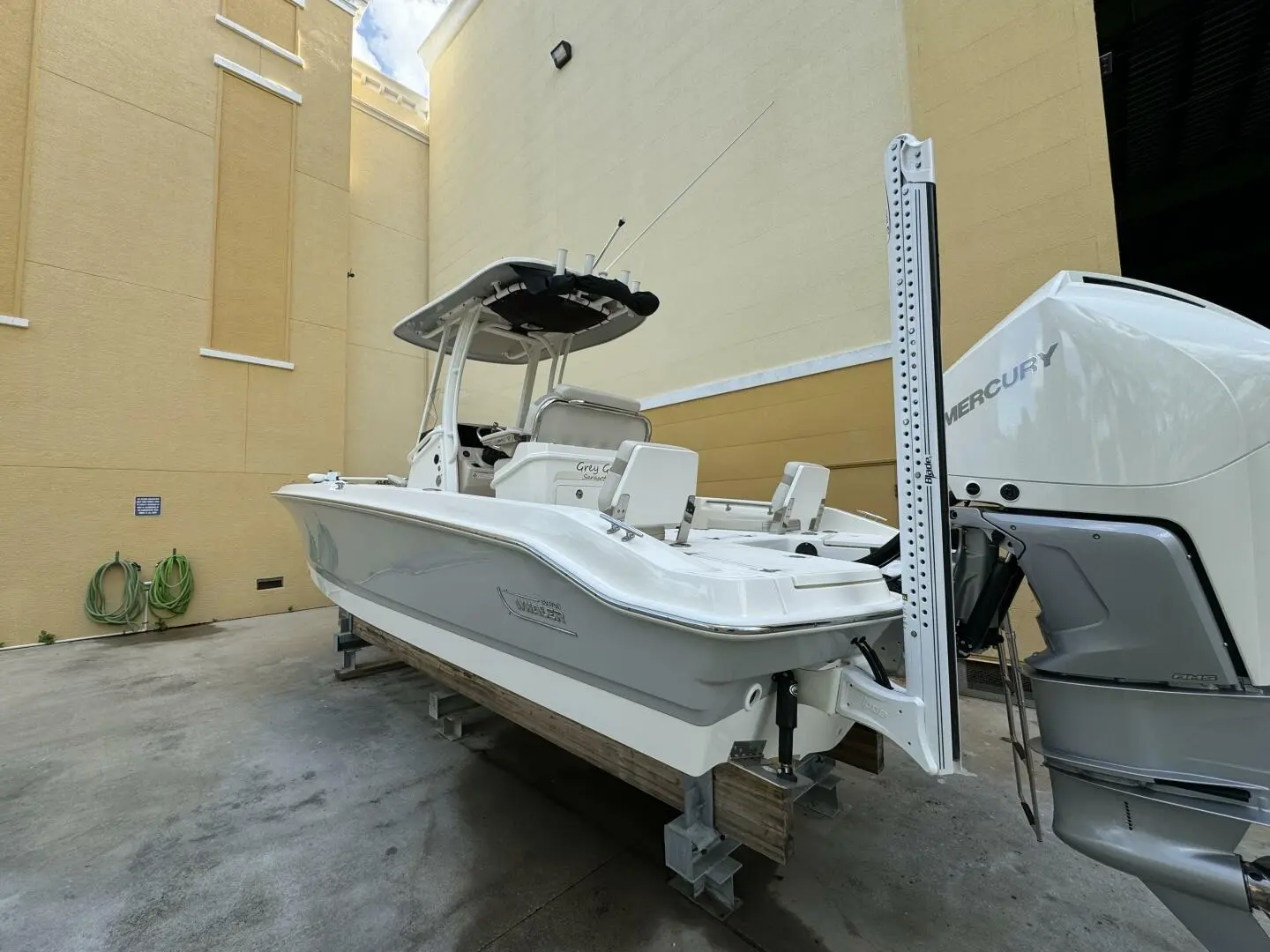 2023 Boston Whaler 250 dauntless