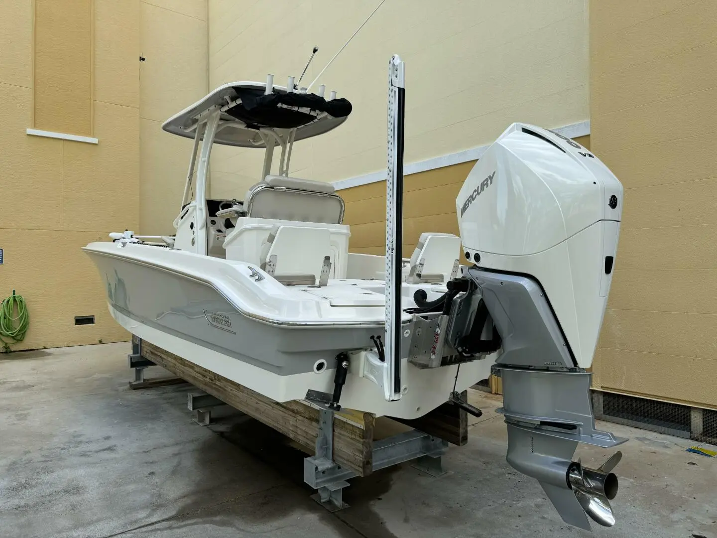 2023 Boston Whaler 250 dauntless