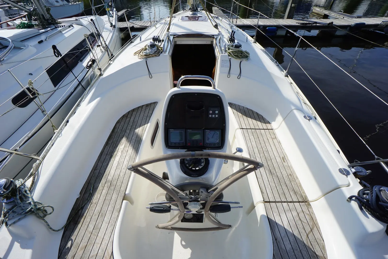 2005 Bavaria 30 cruiser