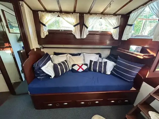 Classic ACF 47' Motor Yacht