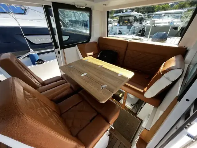 Axopar 28 Cabin