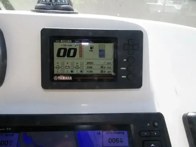 Cobia 220 Dc