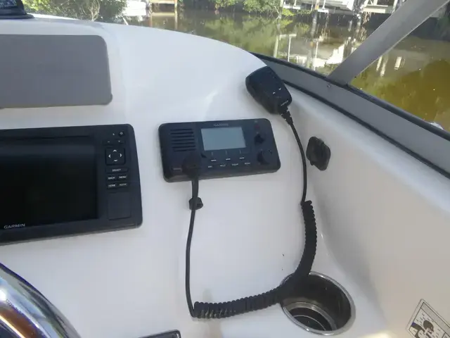 Cobia 220 Dc