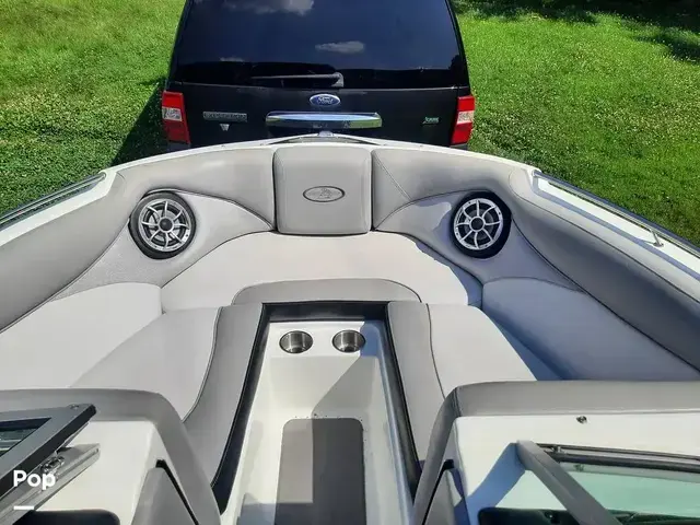 Centurion Boats Enzo SV211