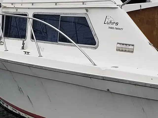 Luhrs 320