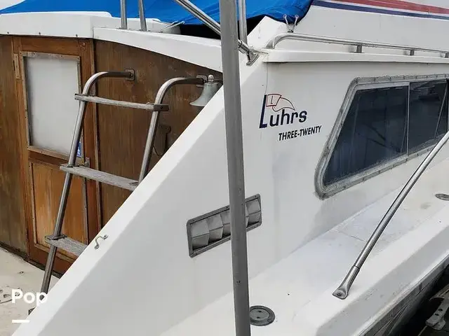 Luhrs 320