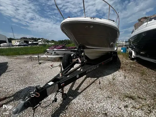 Sea Ray 240 Sundancer