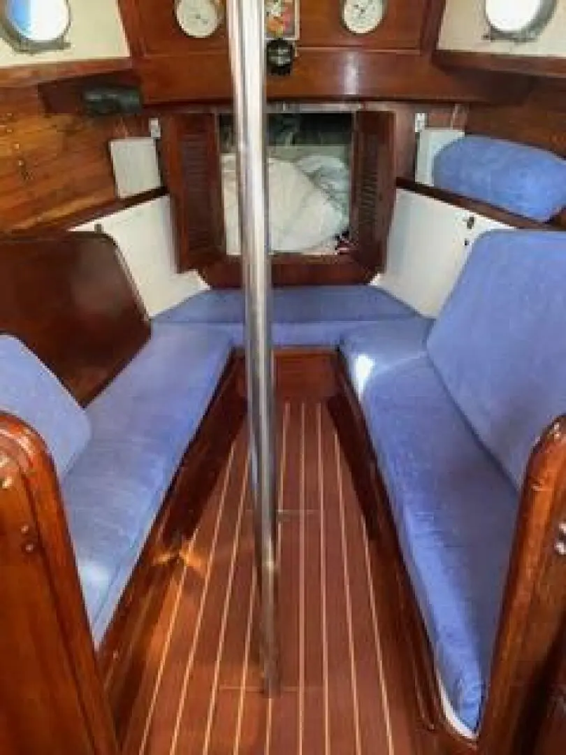 1982 Bluewater aft cabin