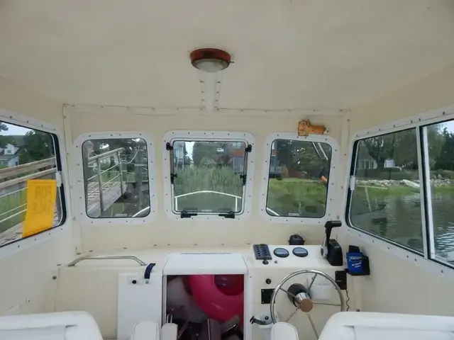 Eastern 22 Pilothouse Lobster