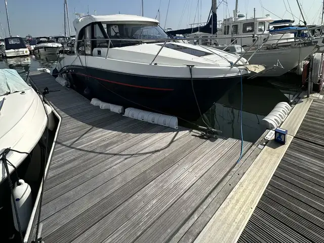 Beneteau Antares 9