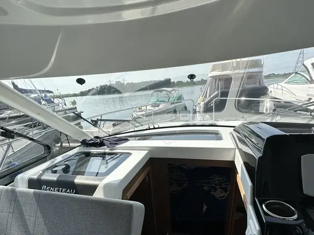 Beneteau Antares 9