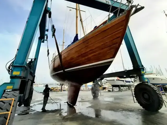 Timber Bermudian Sloop