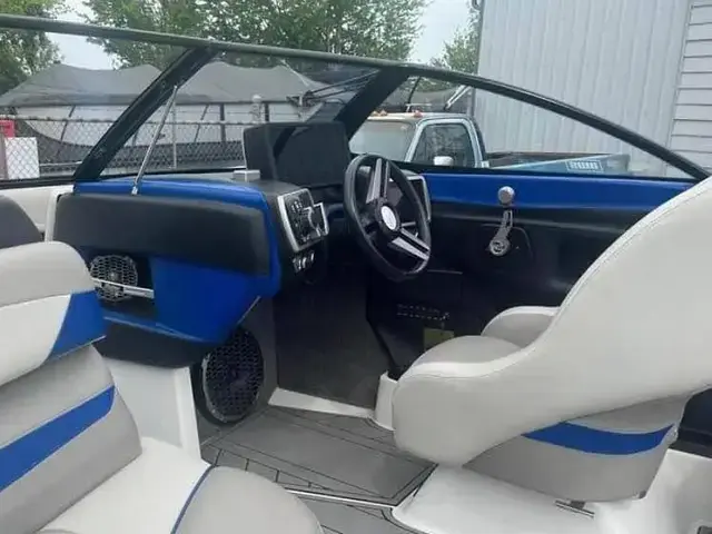 Malibu Wakesetter 23LSV