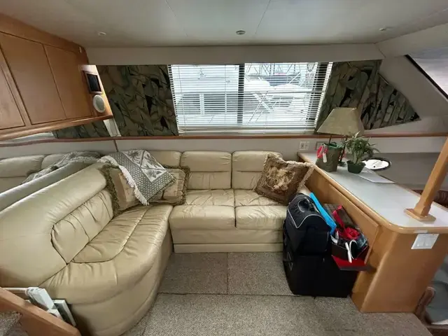 Carver 370 Aft Cabin