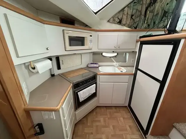 Carver 370 Aft Cabin