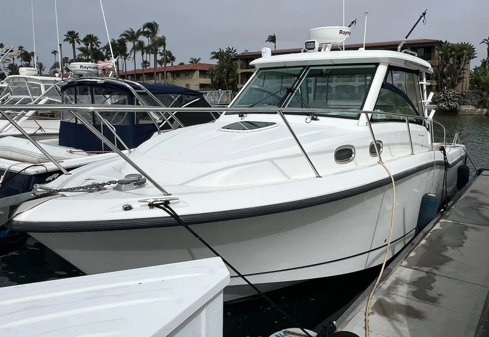 2015 Boston Whaler 315 conquest