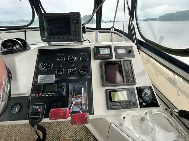 Carver 370 Aft Cabin