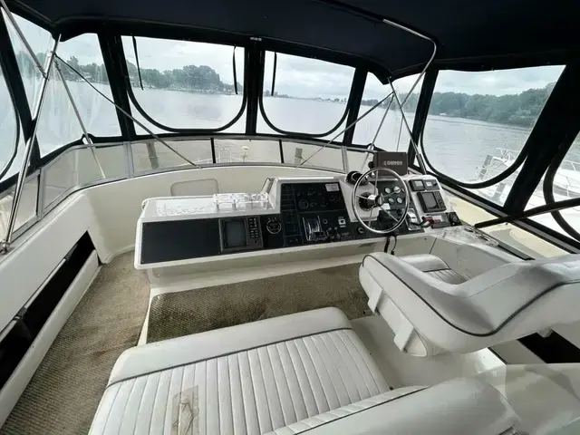 Carver 370 Aft Cabin