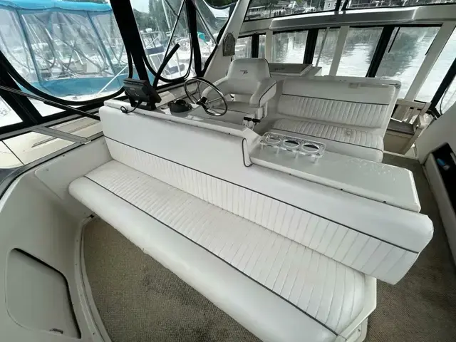 Carver 370 Aft Cabin