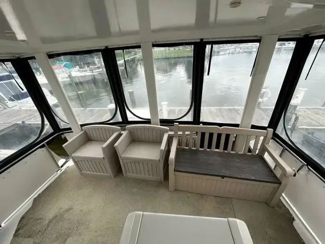 Carver 370 Aft Cabin