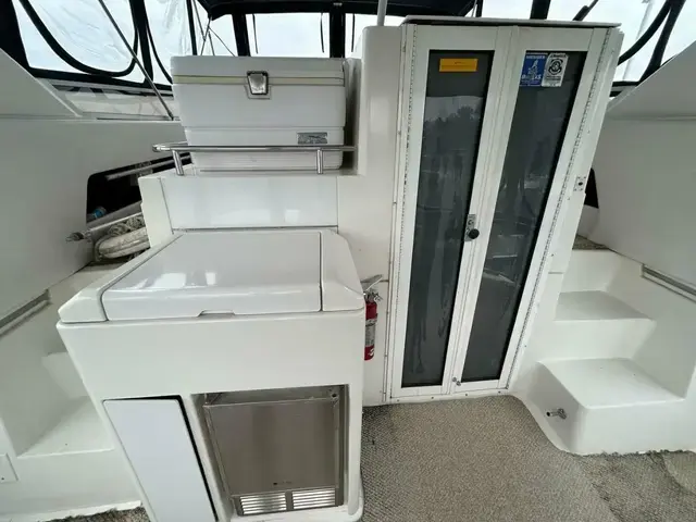 Carver 370 Aft Cabin