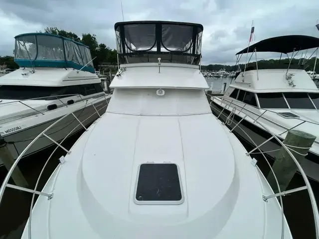 Carver 370 Aft Cabin