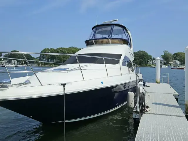 Sea Ray 44 Sedan Bridge