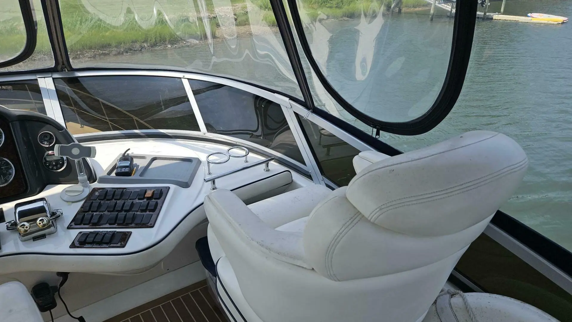 2006 Sea Ray 44 sedan bridge