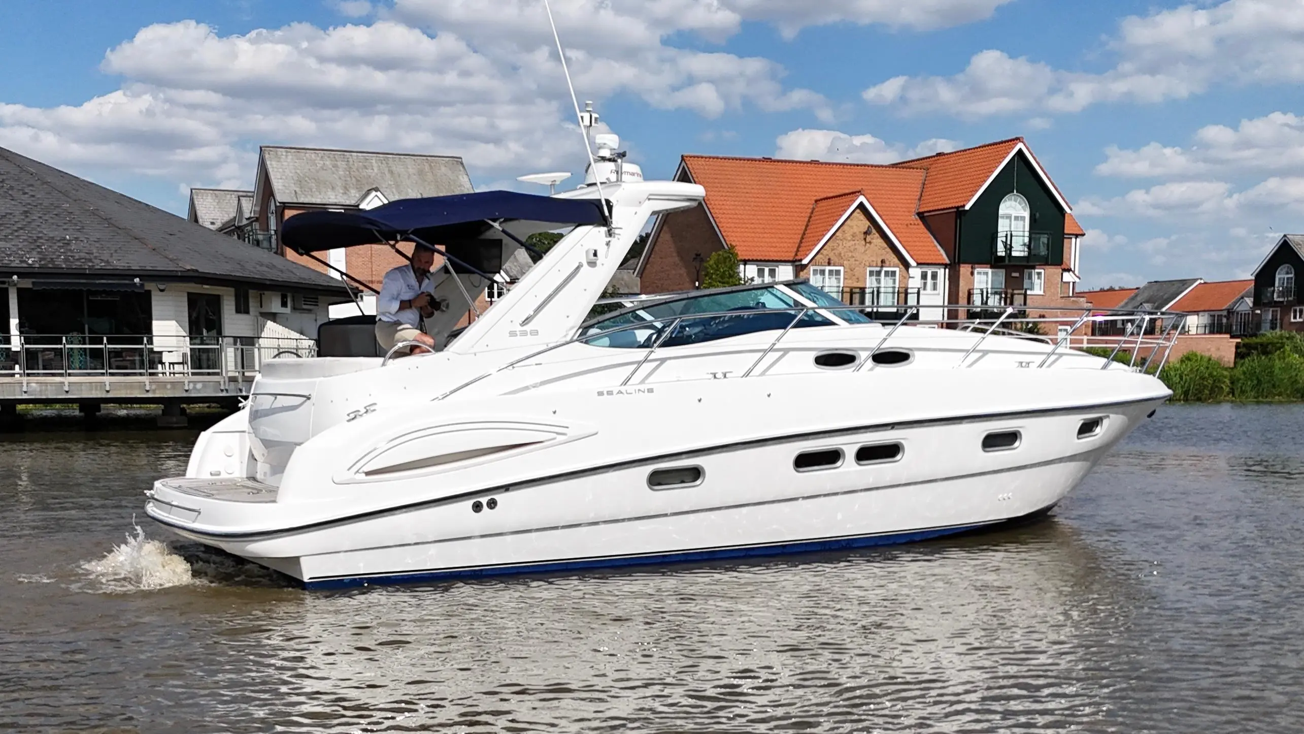 2006 Sealine s38