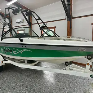 2003 Malibu 21 Wakesetter