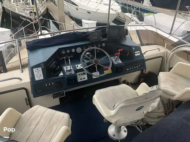 Sea Ray 410 Aft Cabin