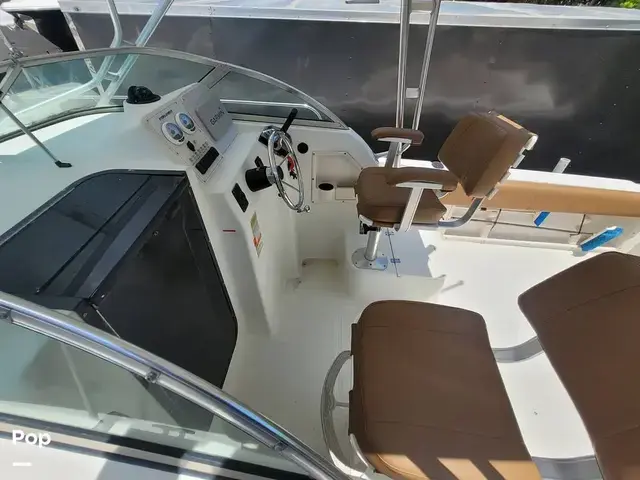 Hydra-Sports Boats 230 Walkaround