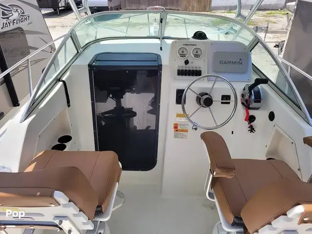 Hydra-Sports Boats 230 Walkaround