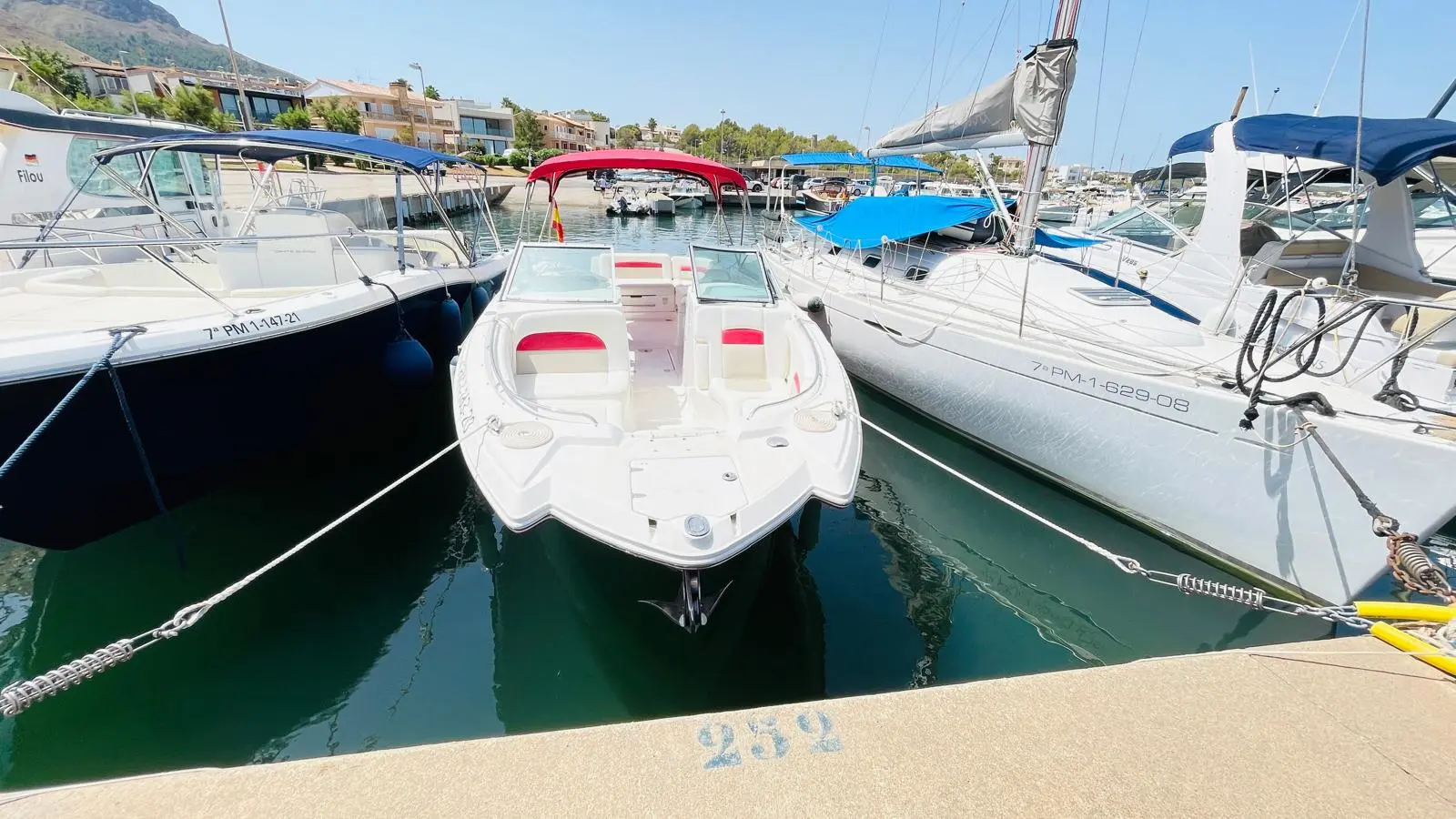 2011 Chaparral 284 sunesta