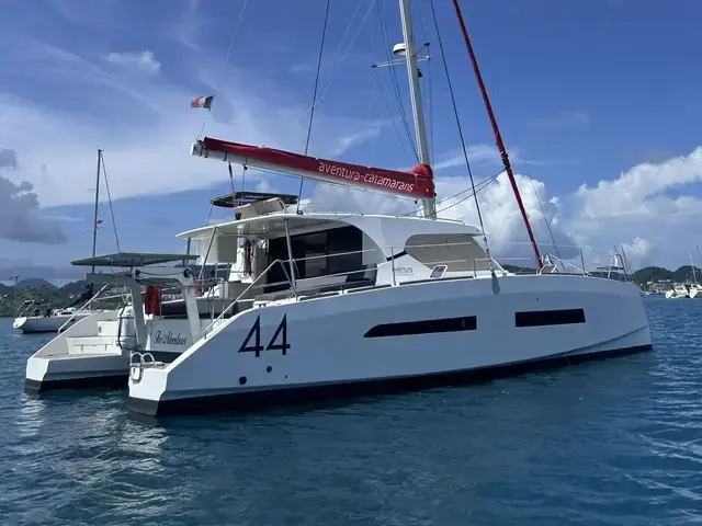 Aventura 44